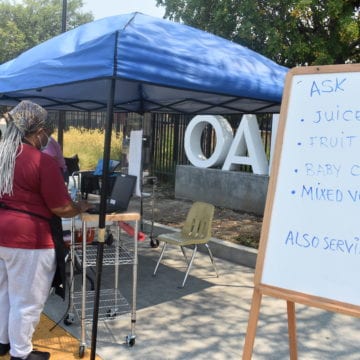 Dewan: ¿Están llegando las comidas escolares universales a las escuelas de California?