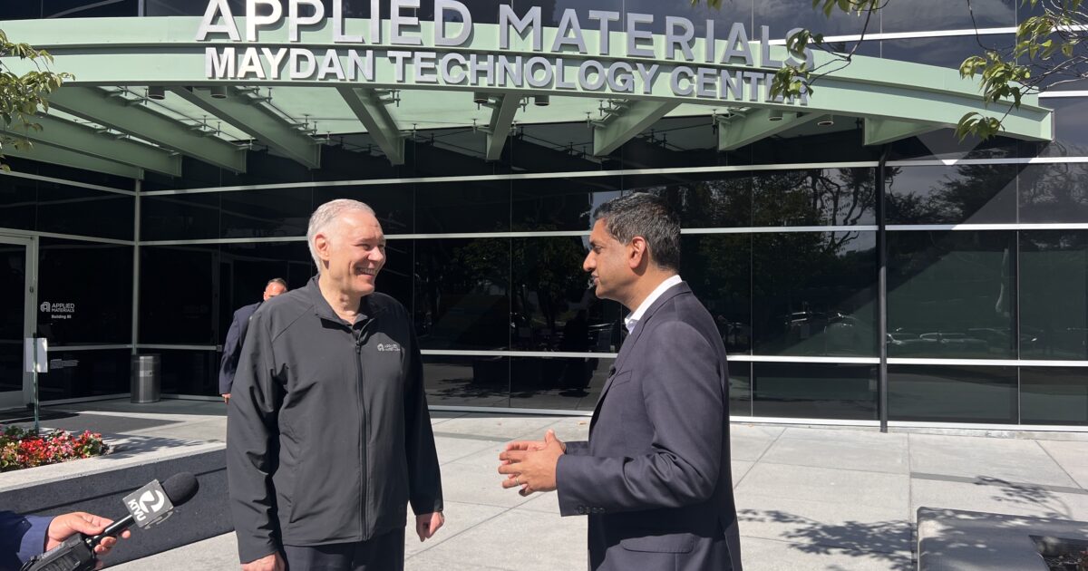 Silicon Valley congressman tours computer chip facility San José