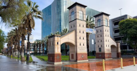 Cổng vào Boccardo Gate tại Đại học San Jose State