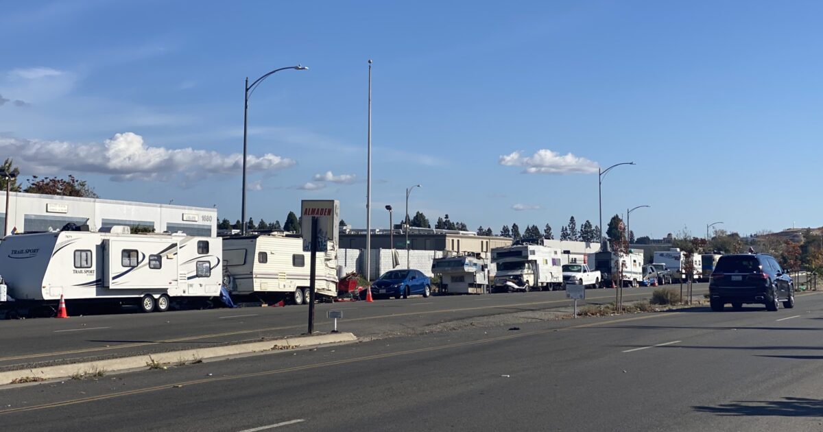 サンノゼのレッカー移動ゾーンが RV 居住者を脅かす