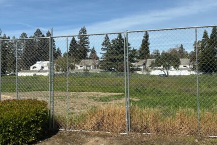 Un terreno baldío que se convertirá en viviendas en San José