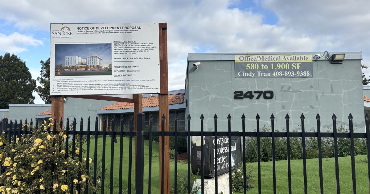 8-Story Apartments in East San José