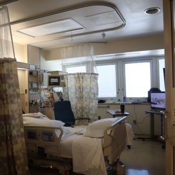 CENTRO DE QUEMADOS Una cama en un hospital de San José, California