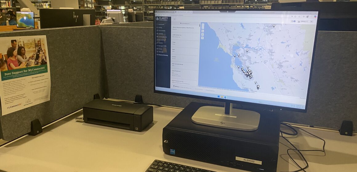 Una computadora en una biblioteca en San José, California.