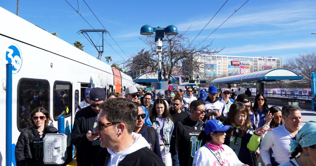Super Bowl sets South Bay public transit ridership record