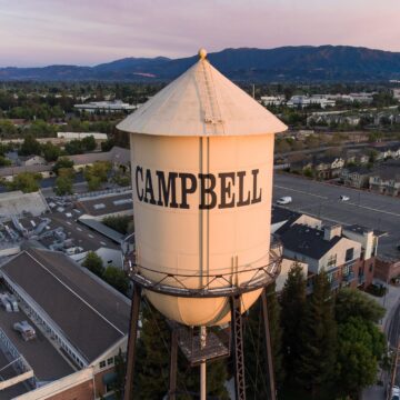 Fact Brief: Does the Campbell water tower have multicolored lighting effects?