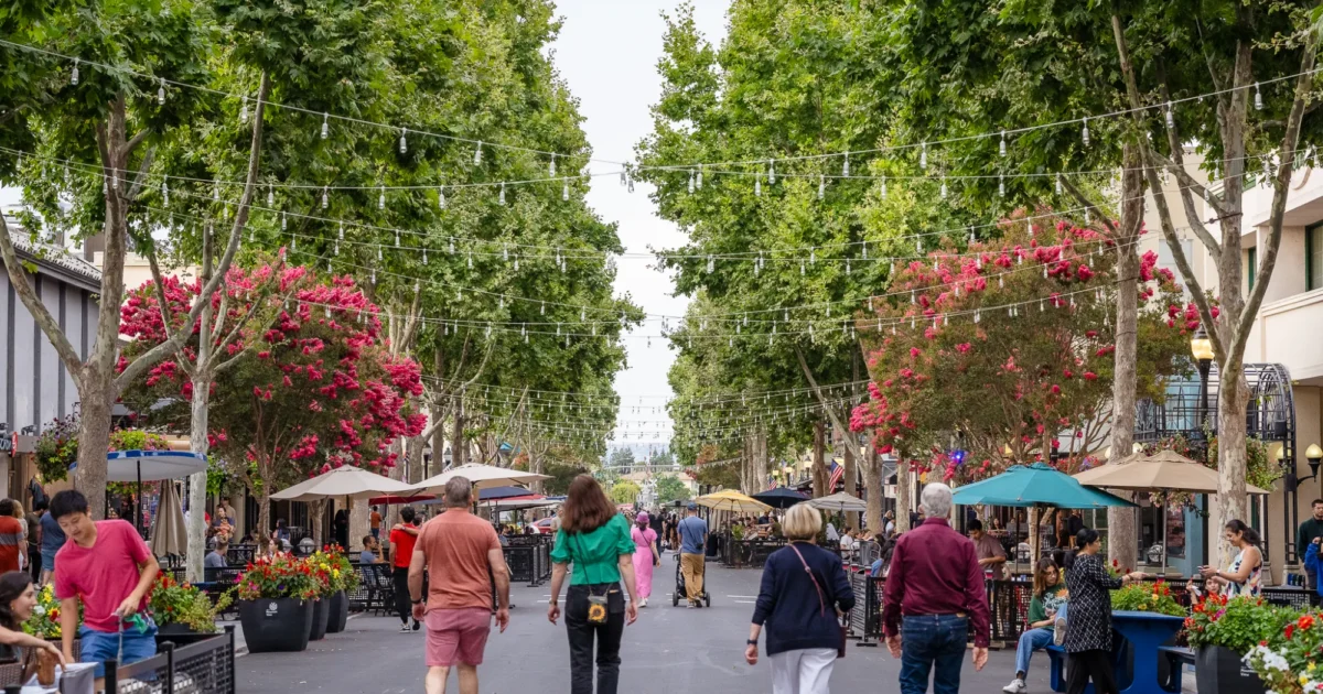 Mountain View could allow public drinking in downtown - San Jose Spotlight