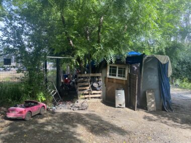 THE JUNGLE SWEEP SAN JOSE A homeless encampment in San Jose, California