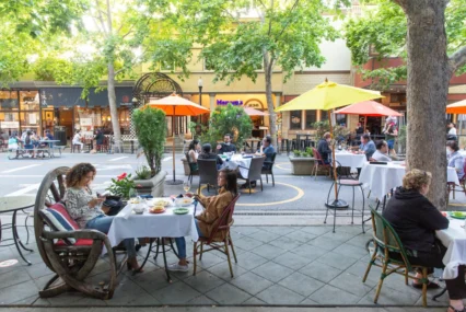 People eating at tables outside in Mountain View, California