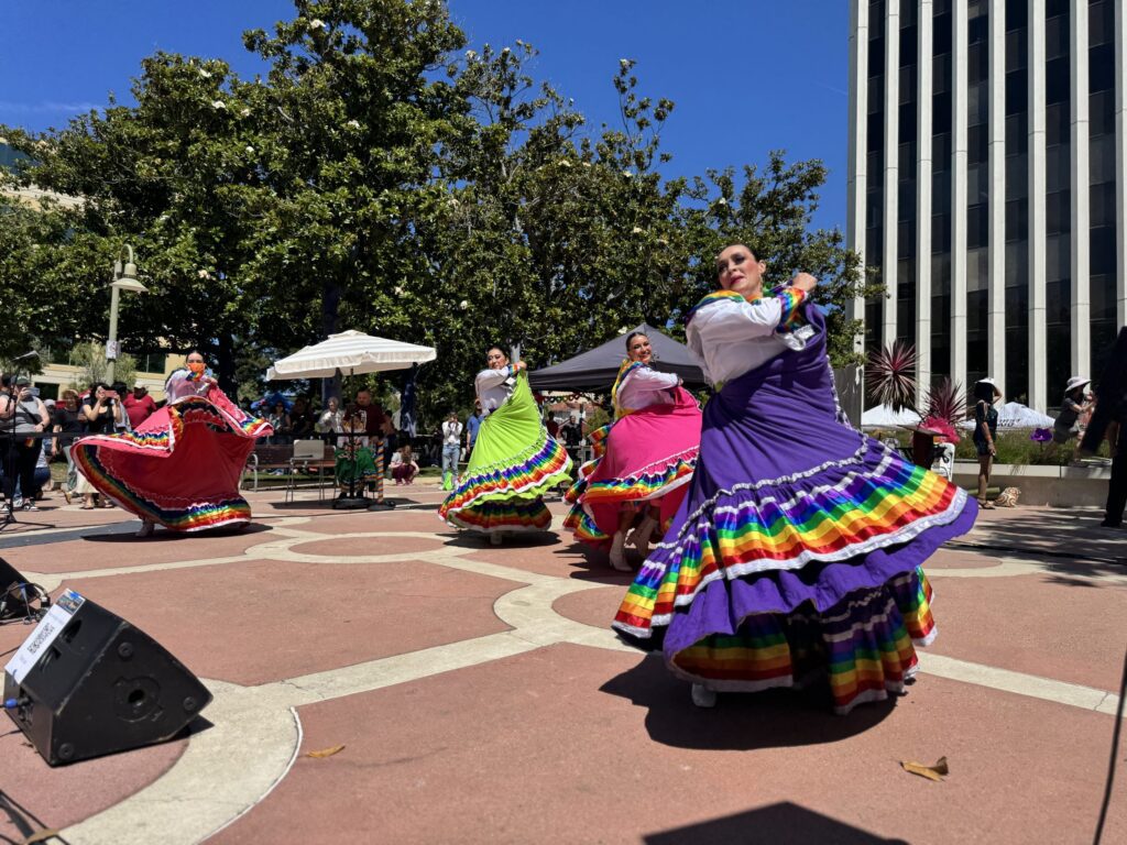 People dancing