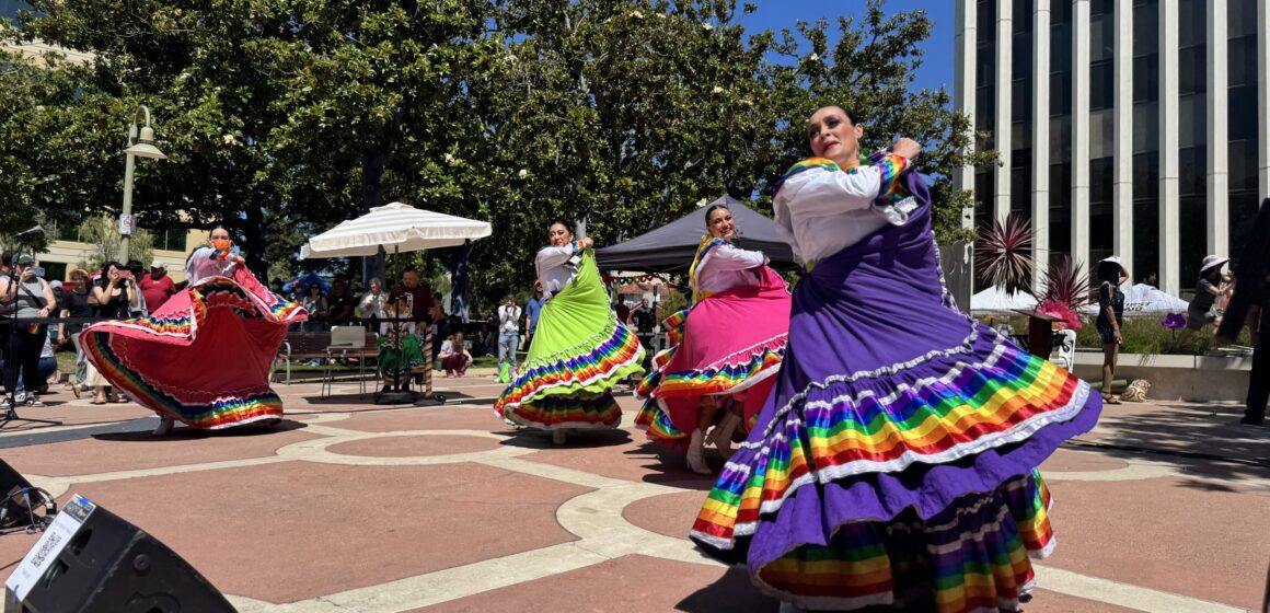 Palo Alto-Pride - Mọi người khiêu vũ