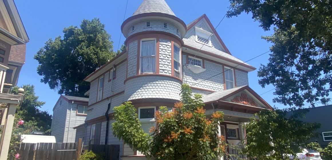CASA DE CLARA SAN JOSE A two-story house in San Jose, California
