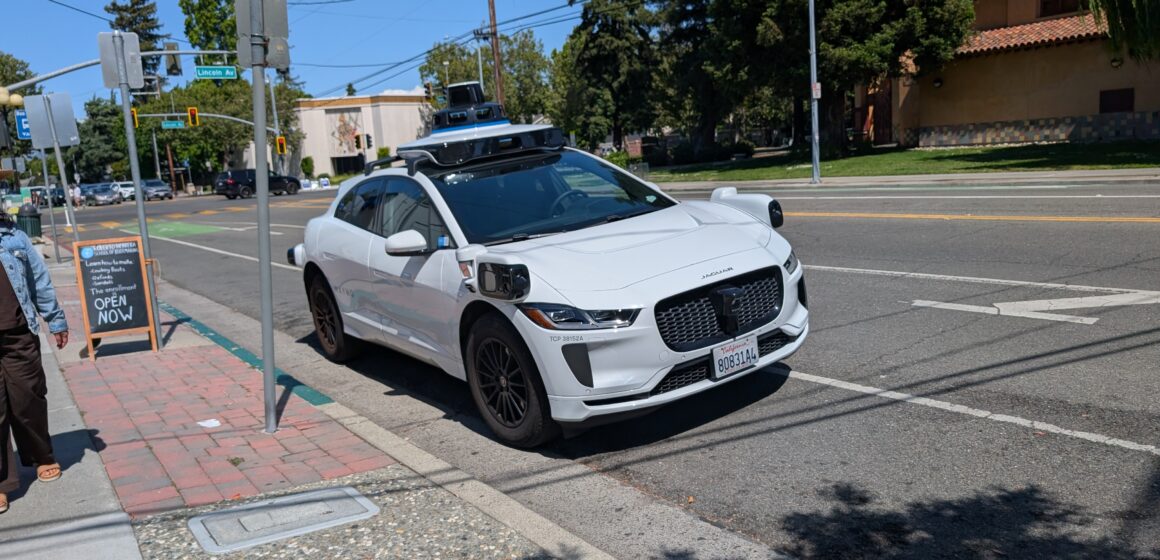 Waymo-Willow Glen-2 Fact Brief: Is there a phone number residents can call to remotely move a Waymo?