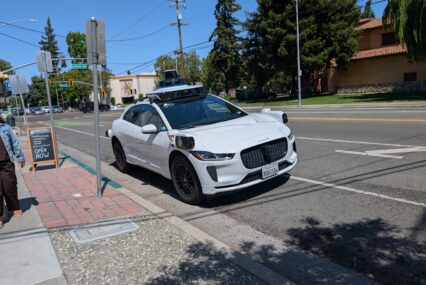 Fact Brief: Is there a phone number residents can call to remotely move a Waymo?