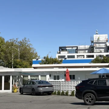 Cars in the parking lot of a motel in Palo Alto, California