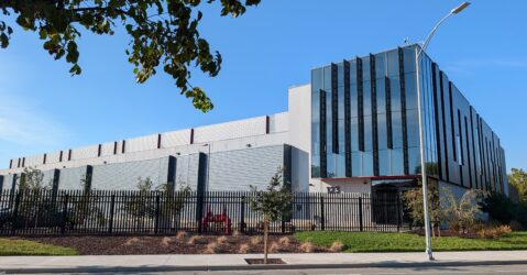 Exterior de un centro de datos en San José, California.